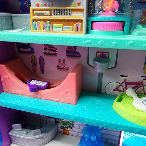 2018 Polly Pocket Pollyville Mega Mall Playset - Picture 7 of 10